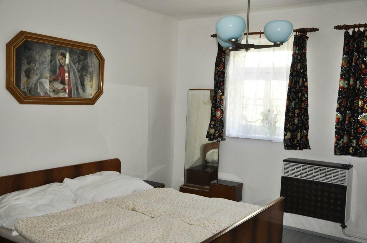 Lately Renovated Country House Тренчин Экстерьер фото